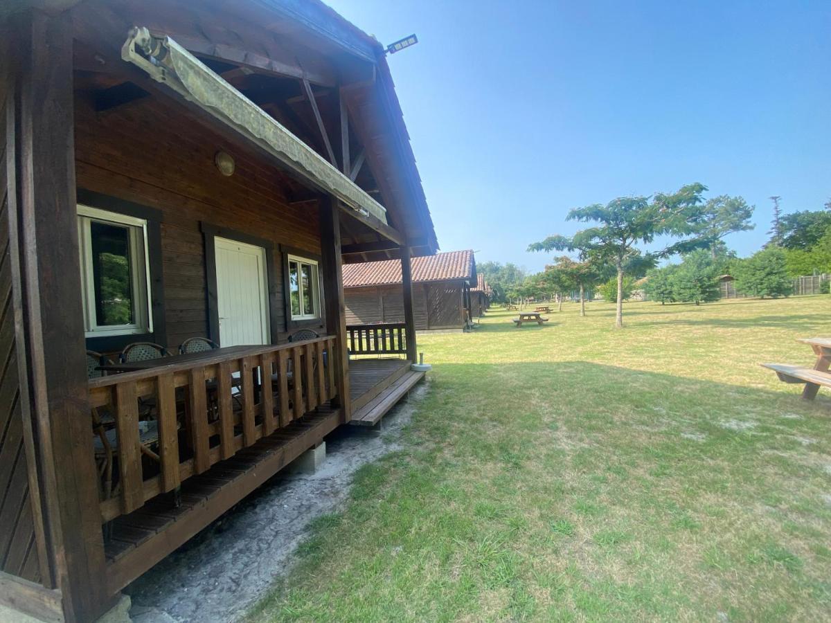 Camping Familial Les Chalets D'Uza Экстерьер фото